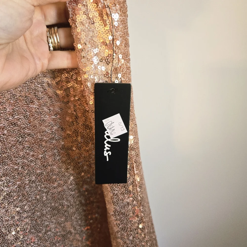 NWT! Lulus Light Up the Night Champagne Sequin Shift Dress Size S Small - Picture 7 of 8